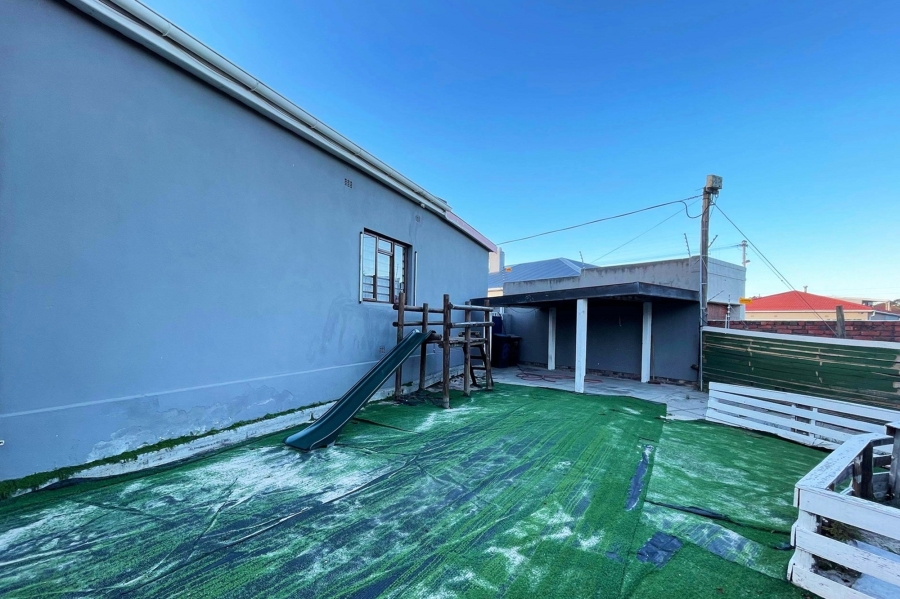 3 Bedroom Property for Sale in Wynberg Western Cape